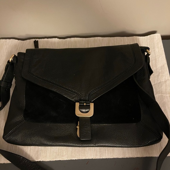 DVF Crossbody leather and suede chic bag! - Picture 3 of 3